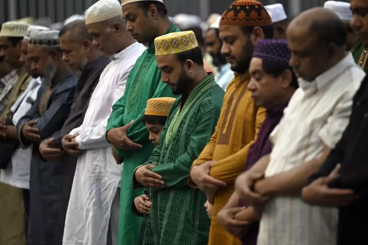 Müslümanlara İslam karşıtı yasak! 2026'da devreye girecek, tepkiler çığ gibi