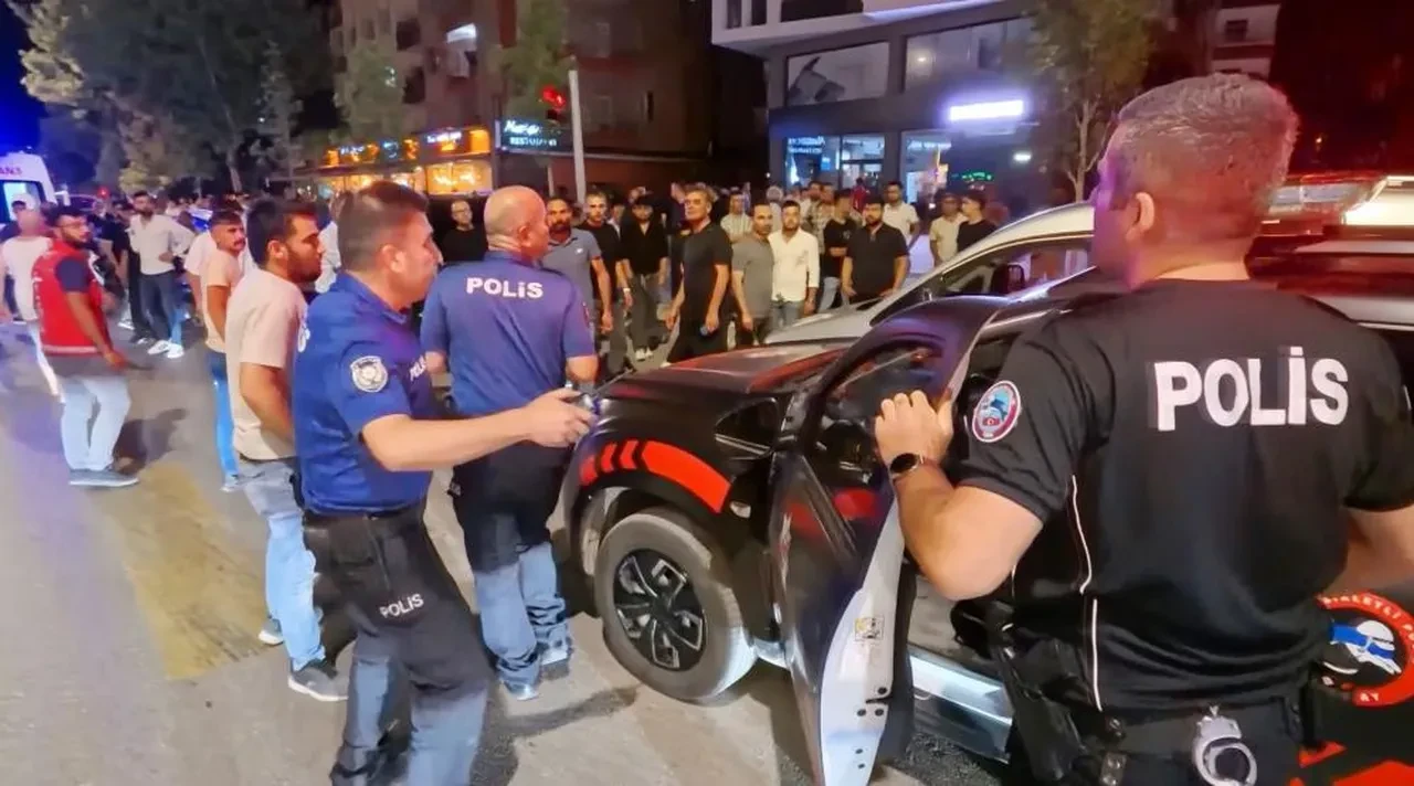 Restorana silahlı, bıçaklı baskın! Eski koca dehşet saçtı: 2'si ağır 4 kişi yaralı