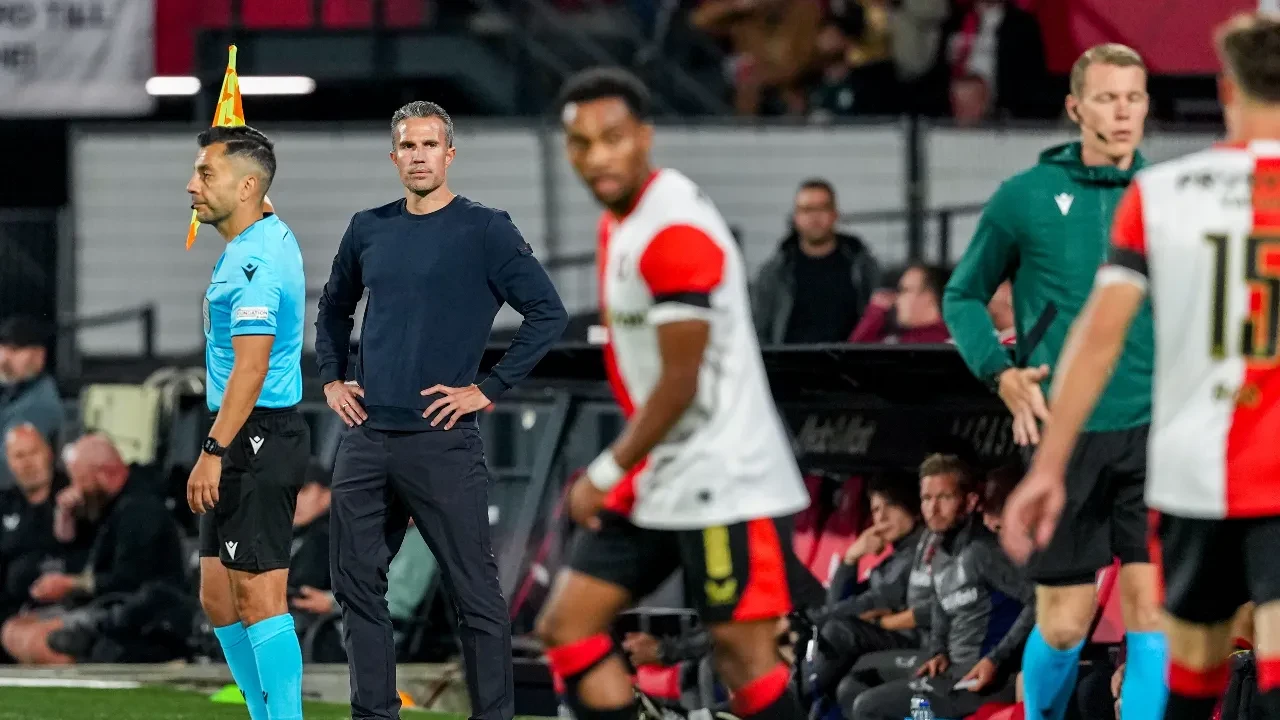 Robin Van Persie Jose Mourinho'ya cevap verdi! 