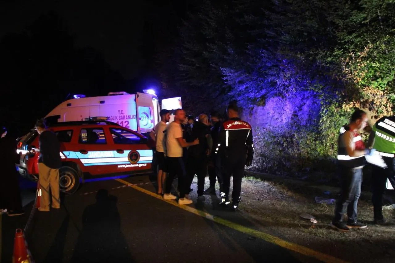 Sakarya'da feci kaza! Otomobil ile motosiklet çarpıştı: 1 ölü, 1 yaralı