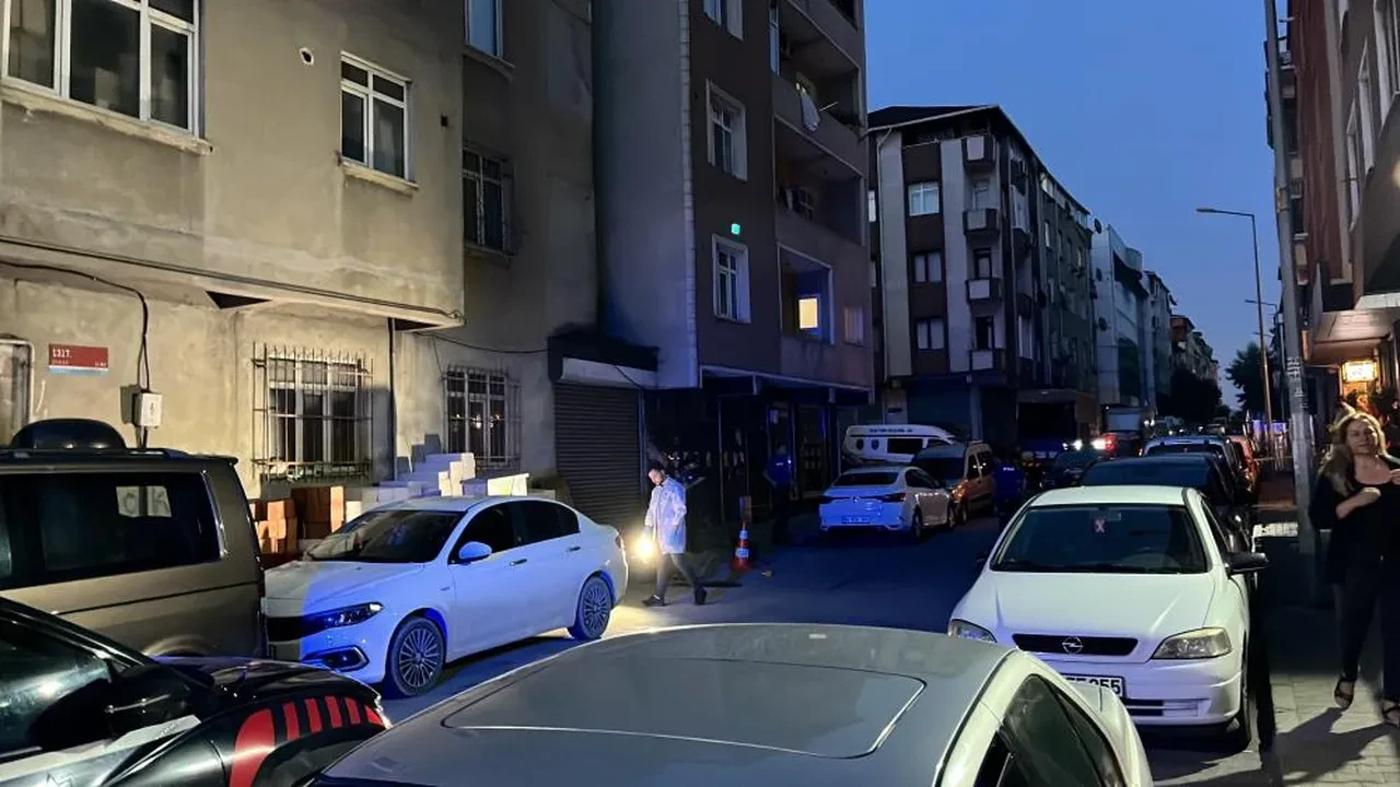 Sultangazi’de esnafa silahlı saldırı: Kurşun yağmuruna tutuladı!