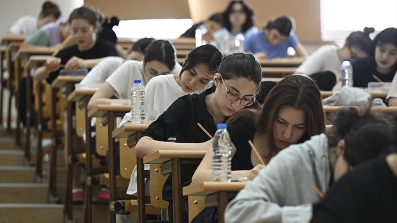 Üniversite tercihi yapacak öğrenciler dikkat! İşte en fazla para kazandıran meslekler