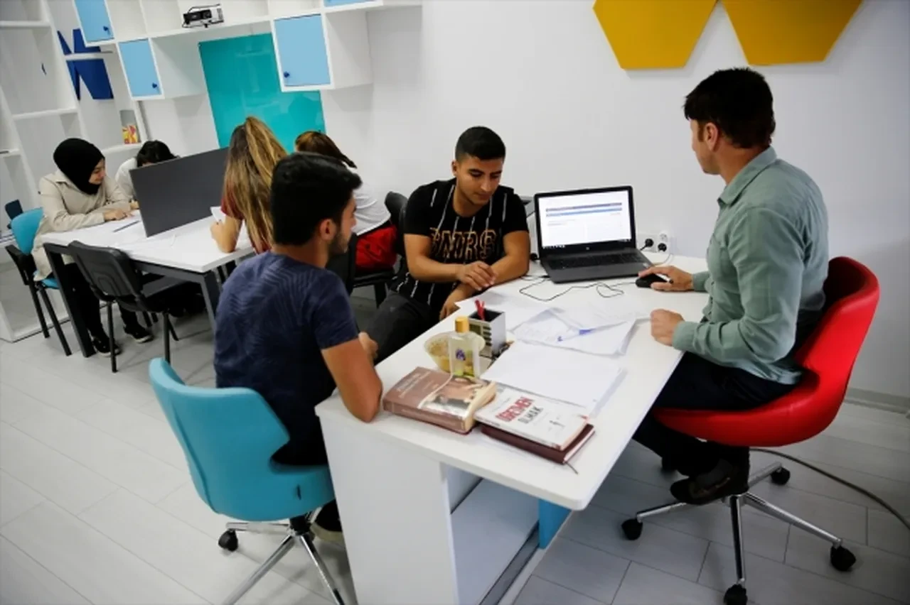 Üniversite tercihi yapacak öğrenciler dikkat! İşte en fazla para kazandıran meslekler