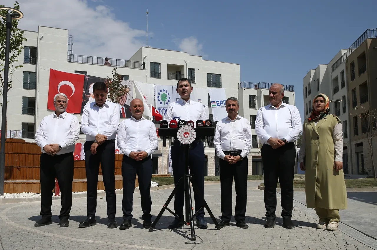 Bakan Kurum: 11 il küllerinden yeniden doğacak