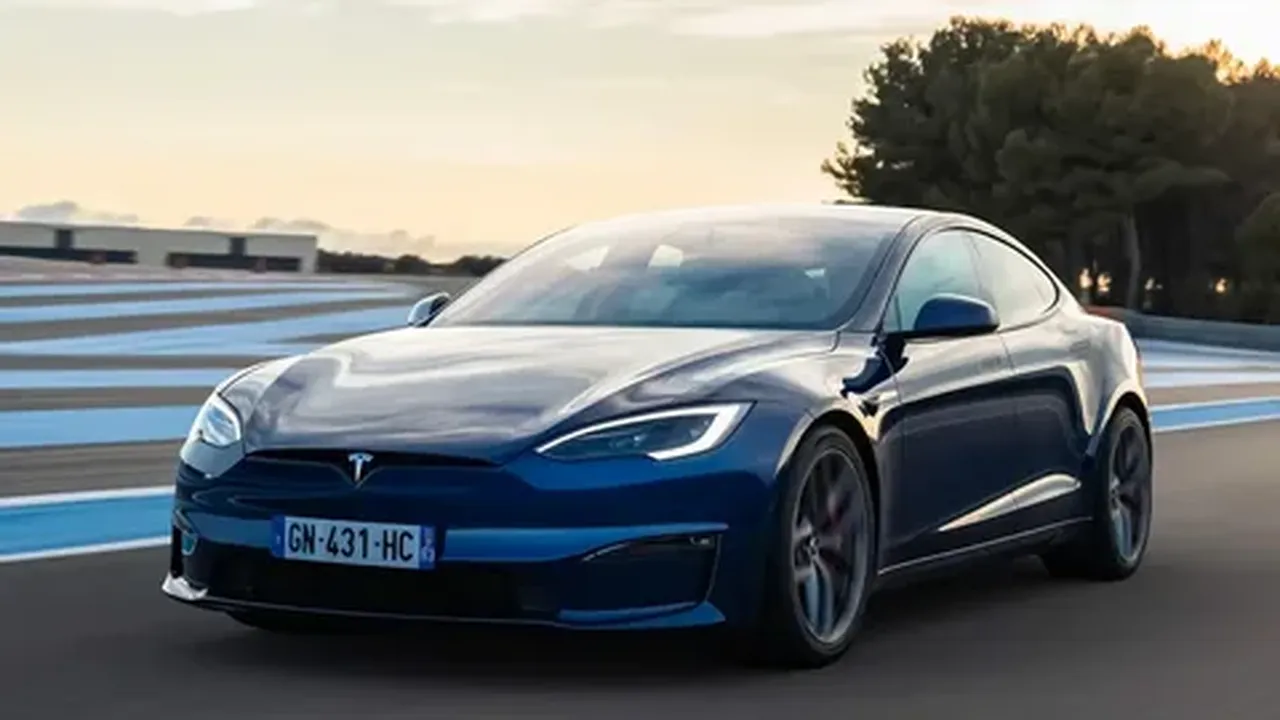 Binlerce Tesla sahibini yakından ilgilendiren haber! Aracınız bir anda garanti dışı kalabilir
