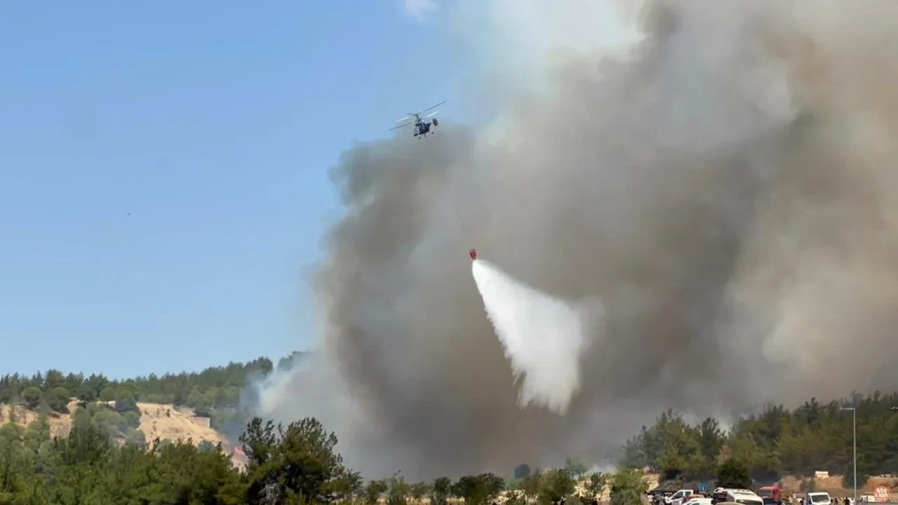 Çanakkale'deki orman yangınında son durum! Kampüs ve köyler tahliye edildi, havalimanı kapatıldı