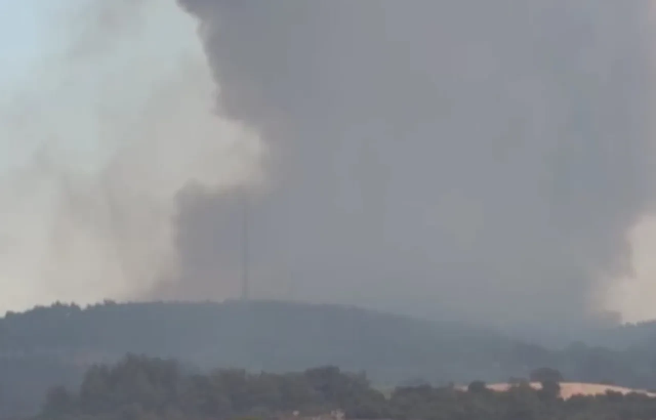 Çanakkale'deki orman yangınında son durum! Kampüs ve köyler tahliye edildi, havalimanı kapatıldı