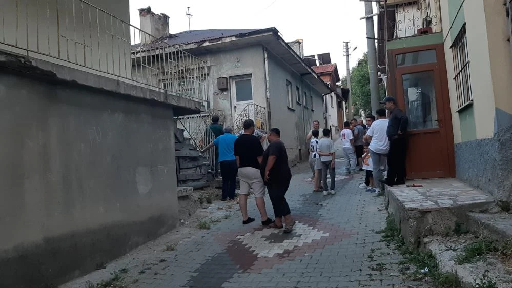 Bolu'da evin çatısında çıkan yangın büyümeden söndürüldü