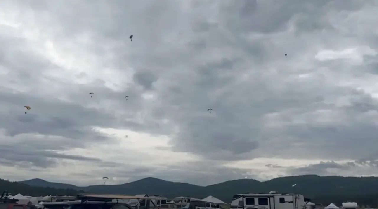 İki paraşütçü havada çarpıştı: Ölümcül yaralar alan kurtulamadı