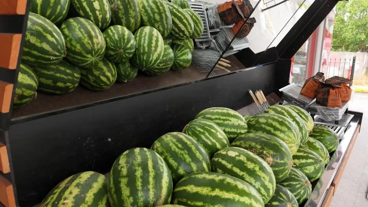 İstanbul'da bir garip hırsızlık: Marketten her gece aynı saatte, karpuz çalıyor