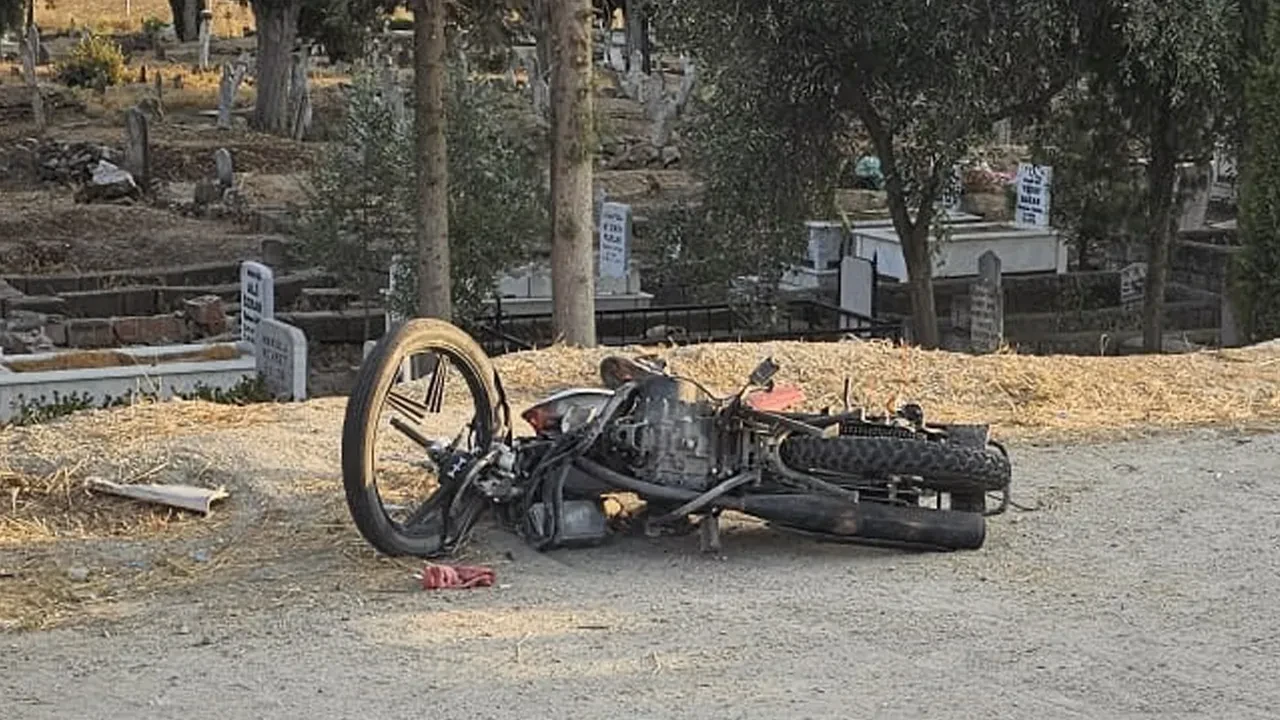 Mezarlığın yanında kaza geçiren motosiklet sürücüsü öldü