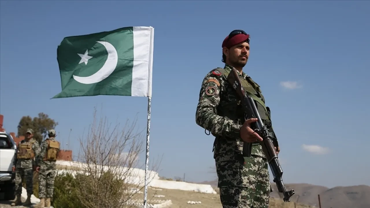 Pakistan, Taliban'la mücadelesini sürdürüyor: Onlarca militan etkisiz hale getirildi