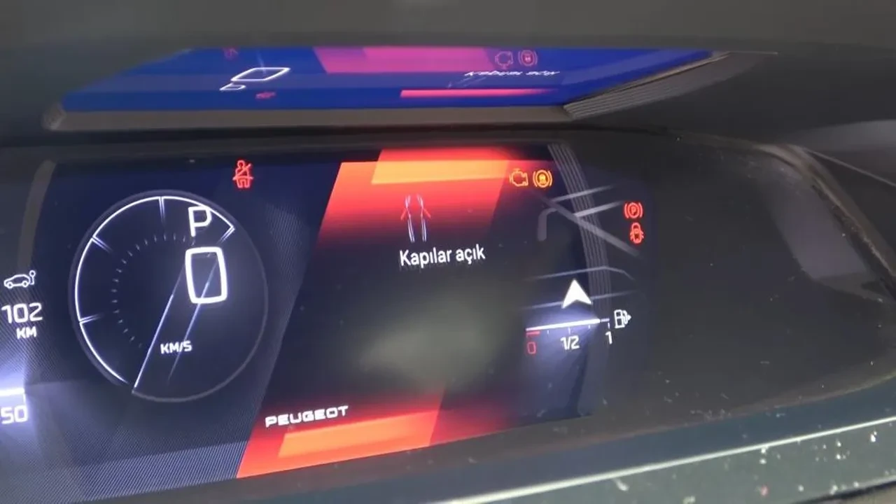 Sıfır aldı, elinde patladı! 20 kez servise gitti hiçbir şey değişmedi: 25 yıllık otomotivciyi çileden çıkardılar