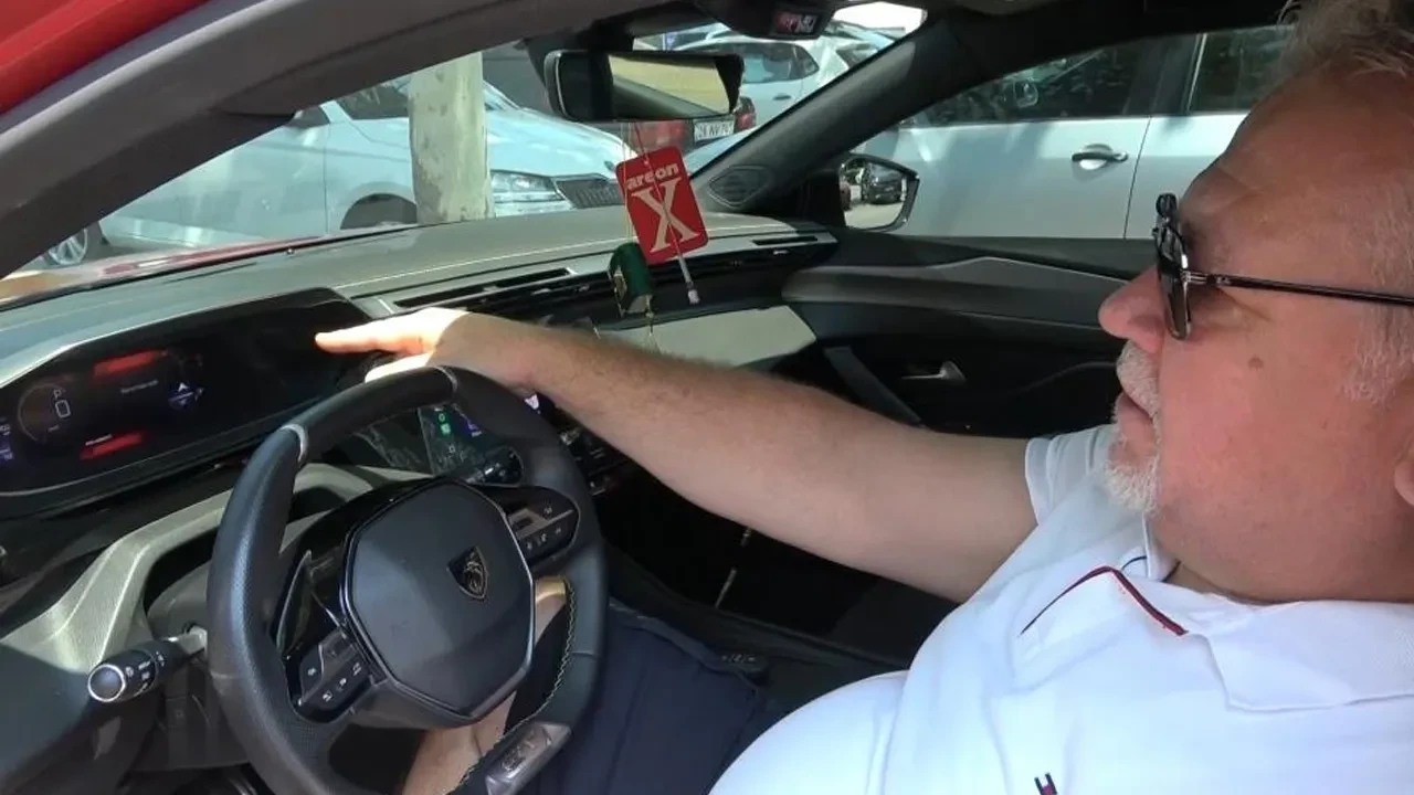 Sıfır aldı, elinde patladı! 20 kez servise gitti hiçbir şey değişmedi: 25 yıllık otomotivciyi çileden çıkardılar