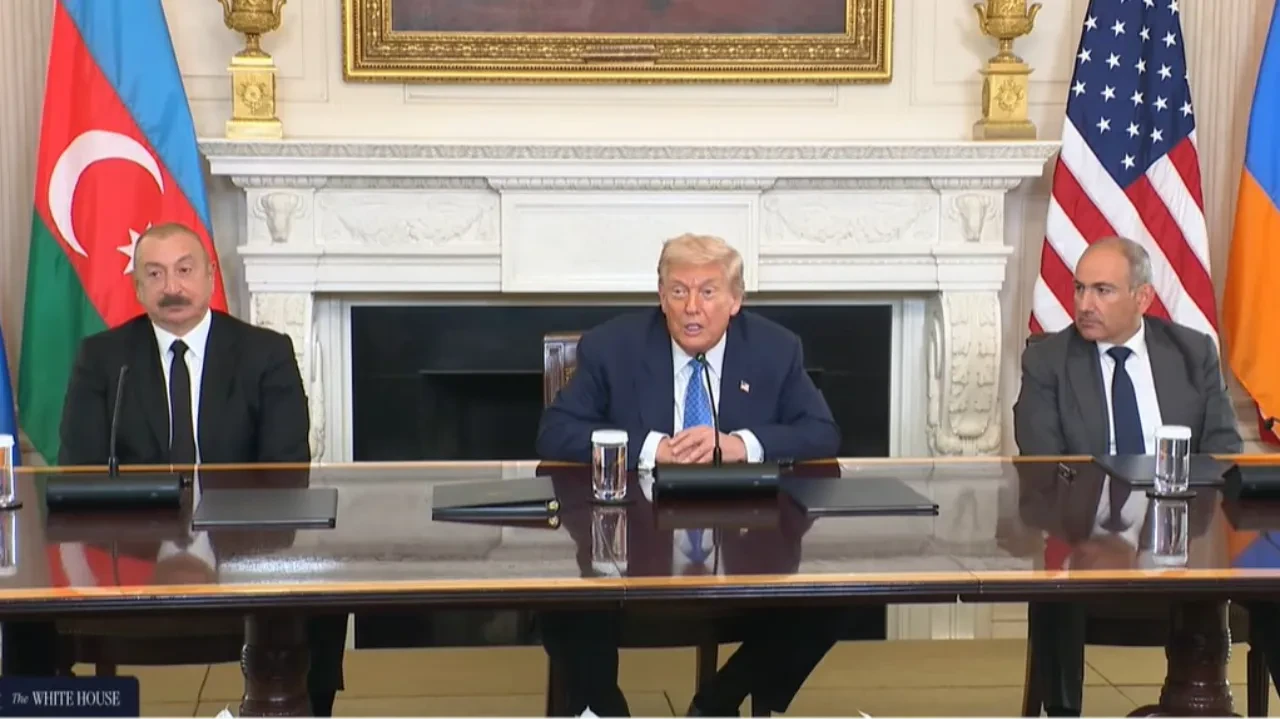 Son dakika | Azerbaycan ambargoları kaldırıldı! Trump, Aliyev ve Paşinyan barış imzaladı
