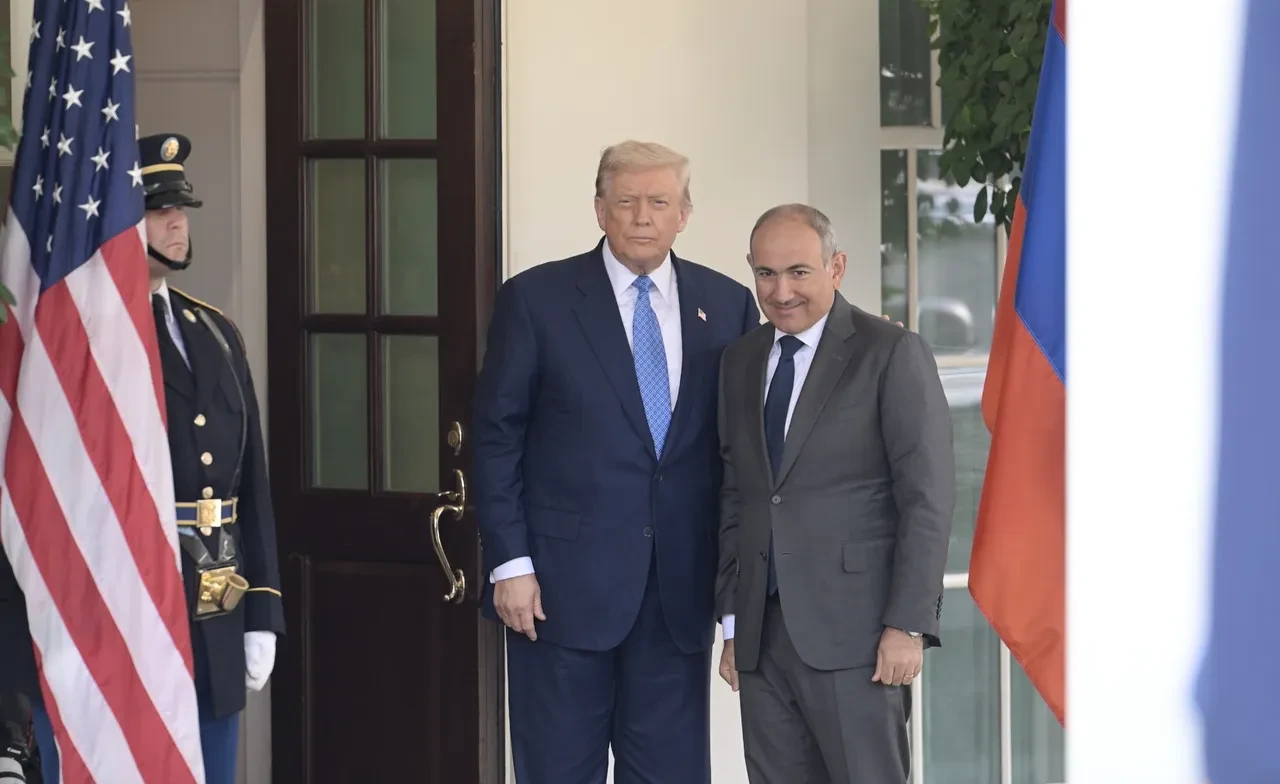 Son dakika | Azerbaycan ambargoları kaldırıldı! Trump, Aliyev ve Paşinyan barış imzaladı