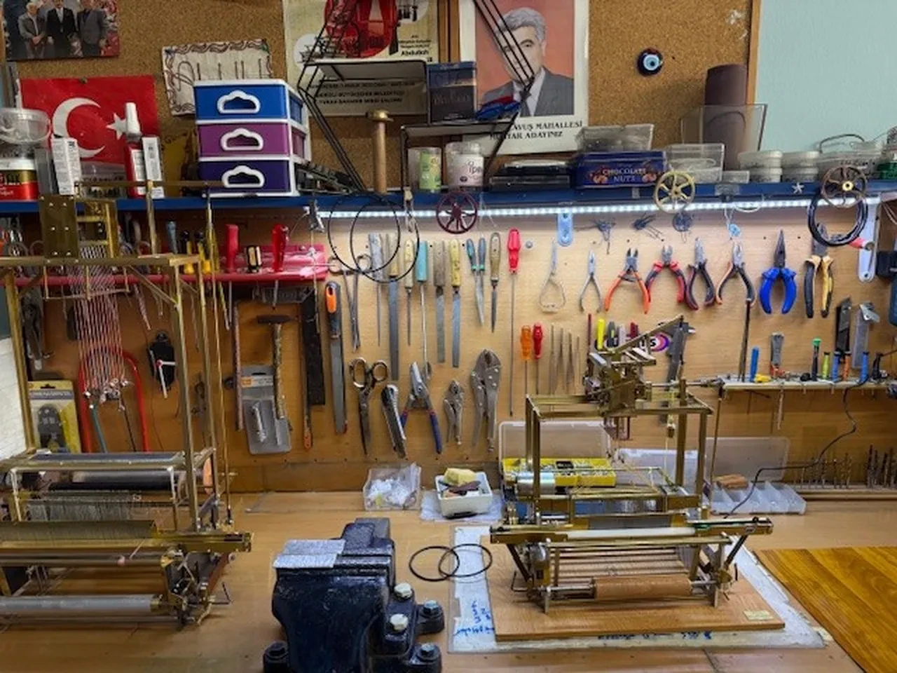 Bu koleksiyon dünyada tek: Küçücük atölyesinde yaptıkları hayran bırakıyor: 'Satmaya kıyamıyorum'