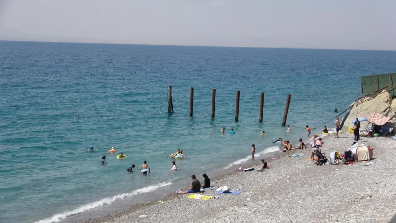 Cilt hastalıklarına şifa deposu! Binlerce kişi oraya akın ediyor