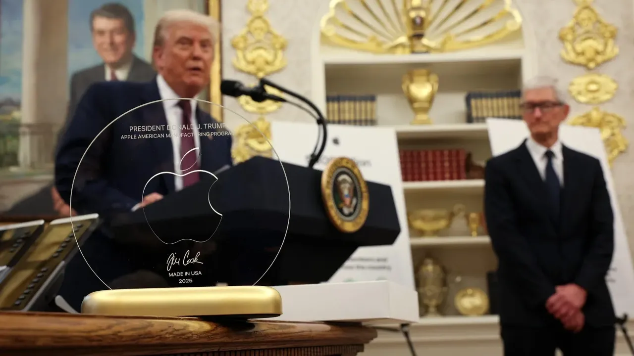 Donald Trump'tan iPhone'ların kaderini etkileyecek karar! iPhone 17 fiyatları merak ediliyor