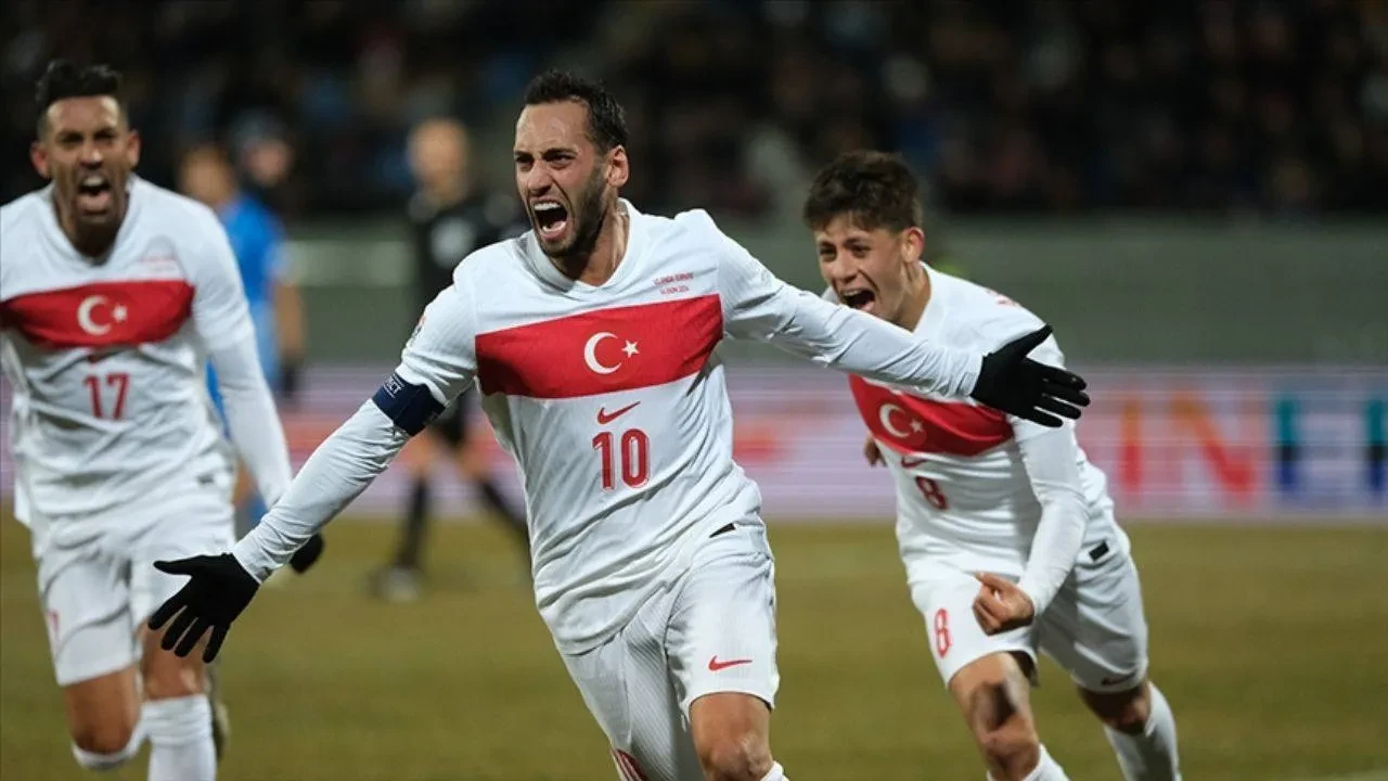 /spor/hakan-calhanoglu-hangi-takimi-tuttugunu-acikladi-3240428