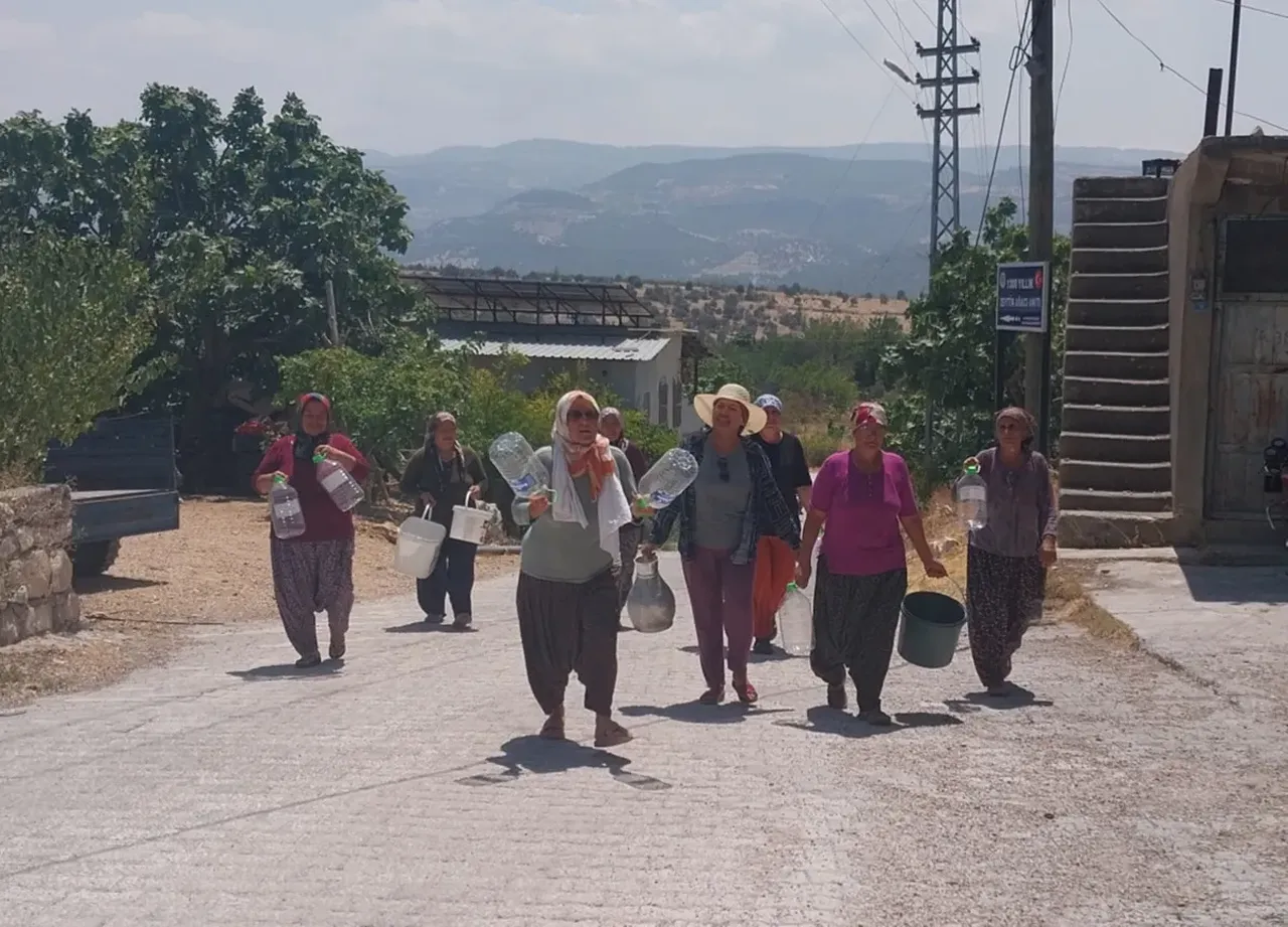 Mersin'de bitmek bilmeyen çile! Susuz yaz vatandaşı bezdirdi