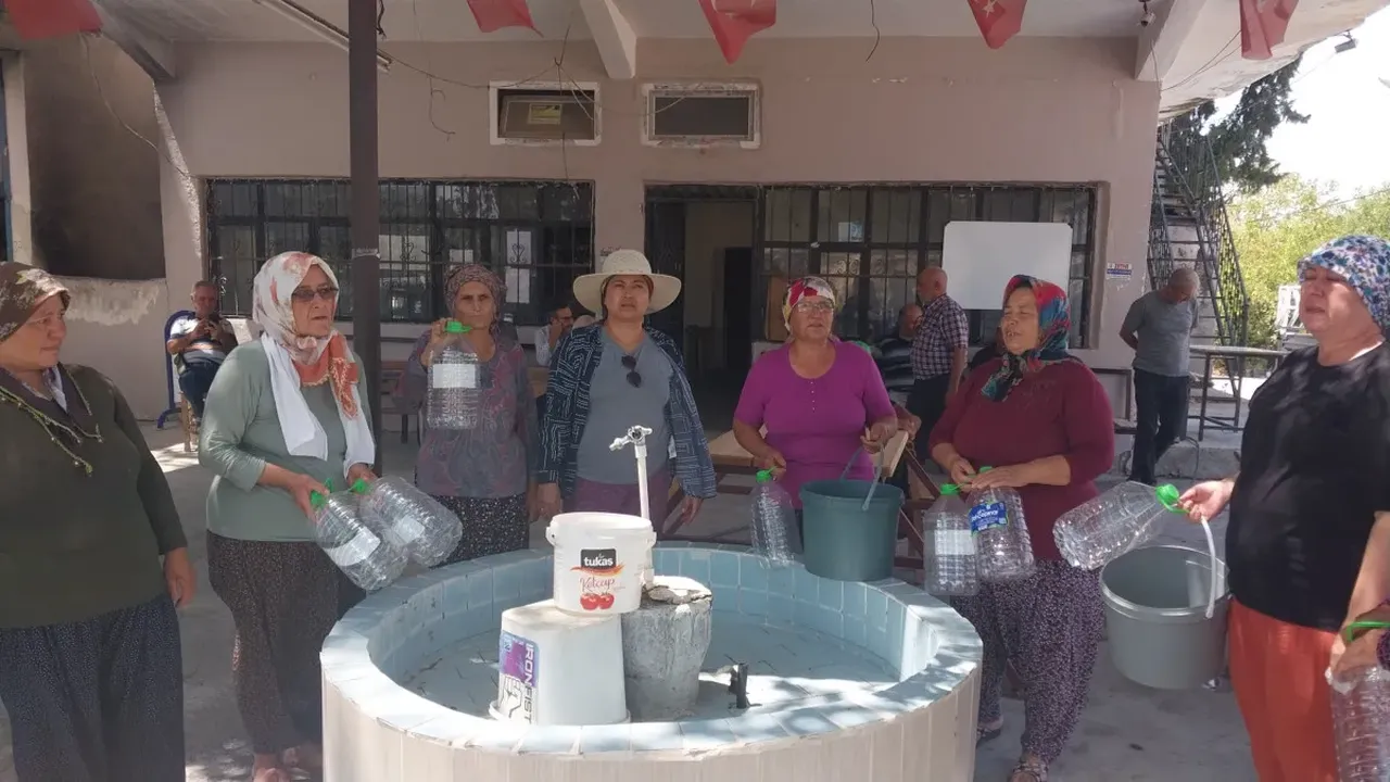 Mersin'de bitmek bilmeyen çile! Susuz yaz vatandaşı bezdirdi