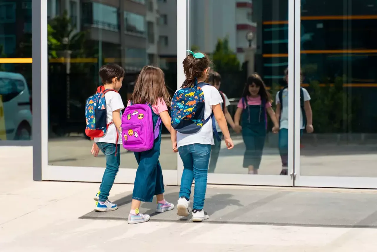 Okullar açılmadan fırsatçılar harekete geçti! Zammı şikayet edene tehdit