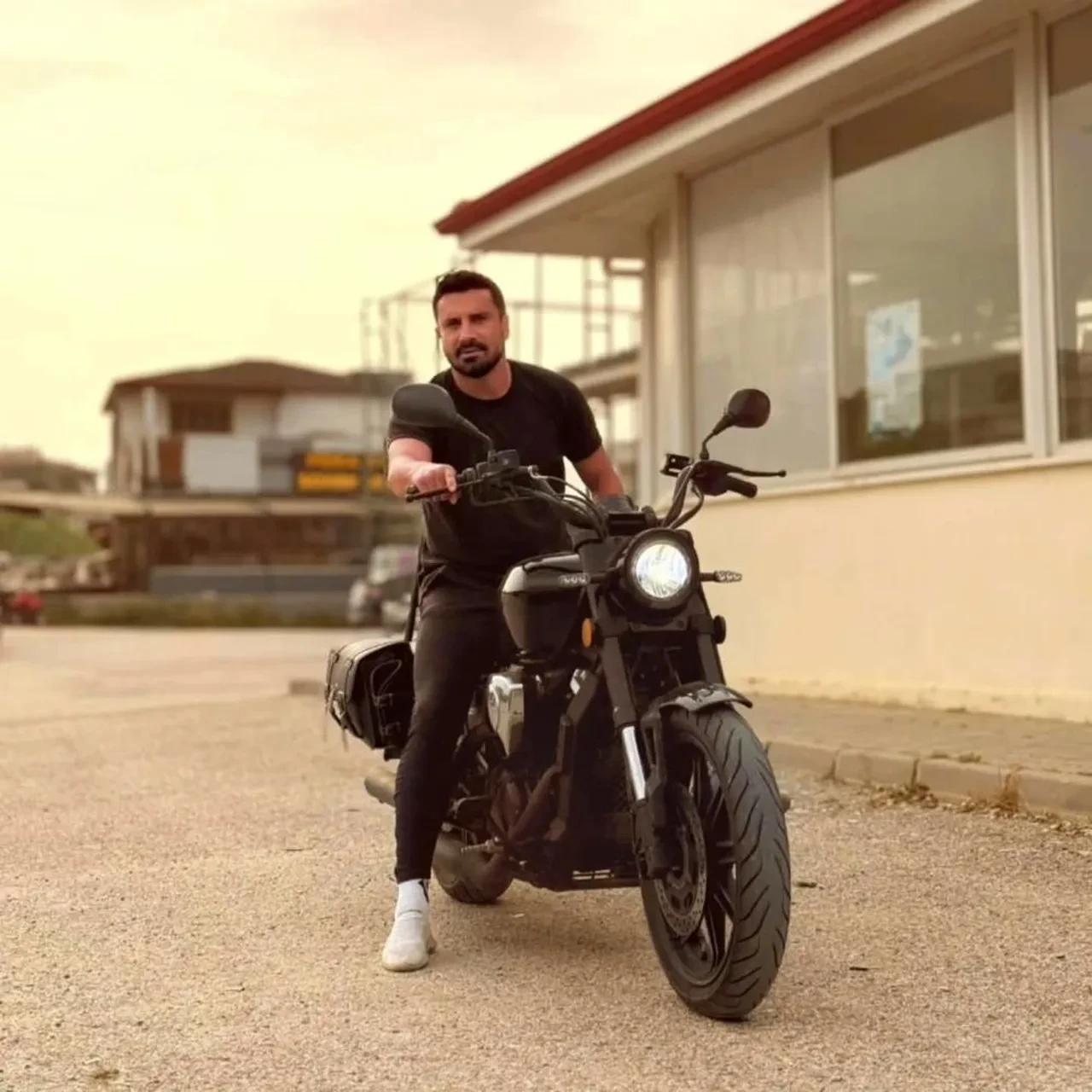 Antalya'da korkunç ölüm! Anahtarını unuttu, eceli hortumdan geldi 