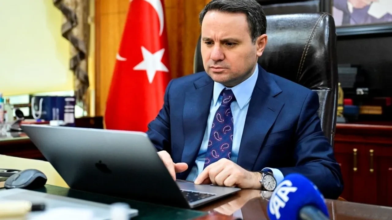 Başsavcı Akın Gürlek'i evinin önünde bekleyen iki kişi gözaltına alındı