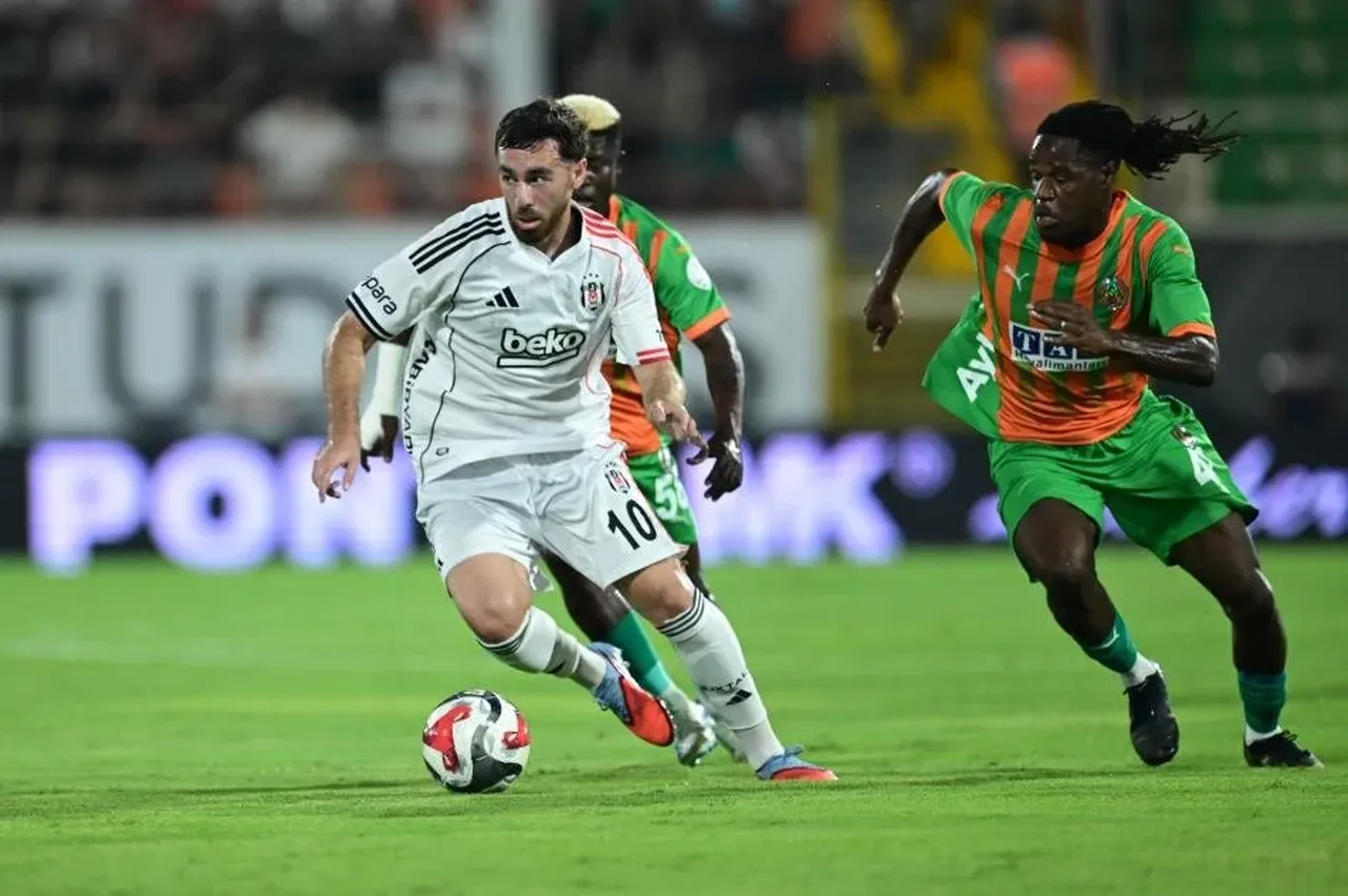 Beşiktaş'tan, Fenerbahçe'nin yıldızına kanca! Transfer duyuruldu