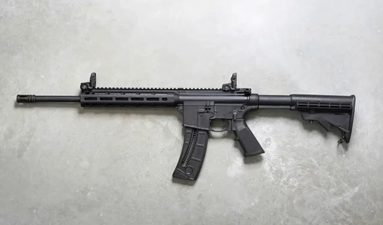 Bir şemsiye AVM'yi birbirine kattı: Bölgeye polis yağdı, insanlar panikle kaçıştı, gerçek sonradan anlaşıldı