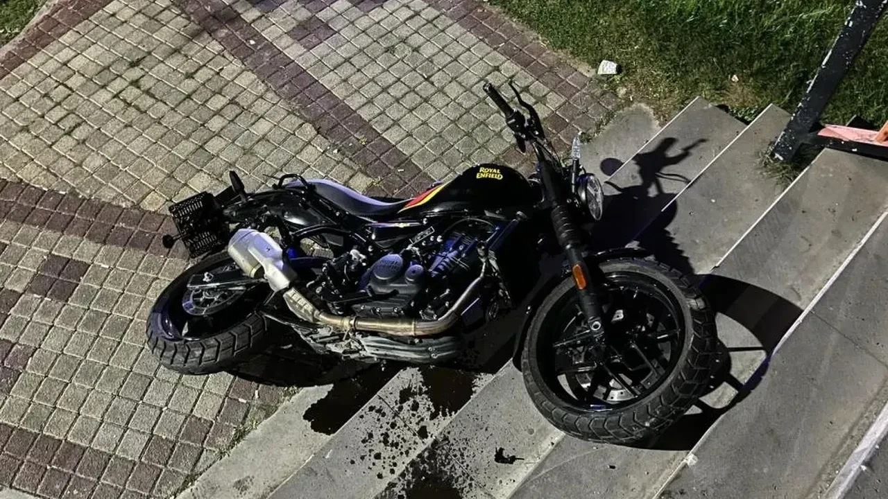 Eskişehir’de motosiklet yaya geçidindeki 4 kişiye çarparak yaraladı 