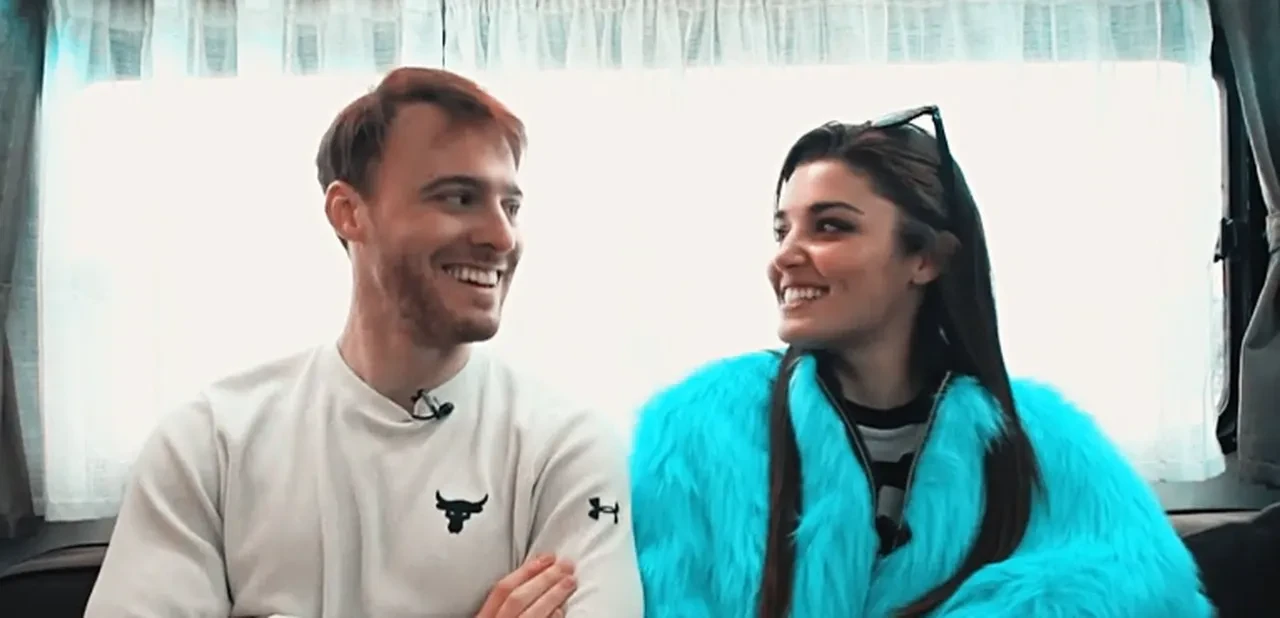 Hande Erçel ile Kerem Bürsin yıllar sonra aynı karede