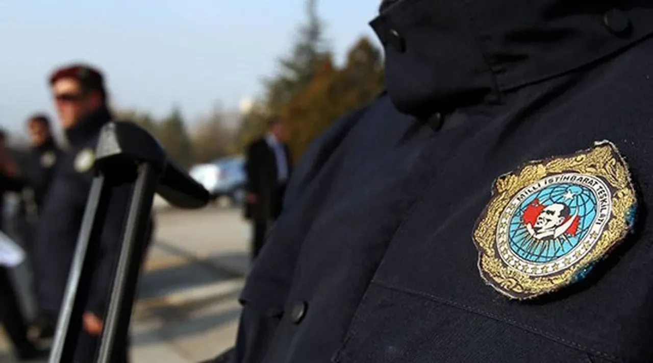 MİT'ten siber dolandırıcılık şebekesine operasyon: Bin 250 internet sitesi erişime kapatıldı