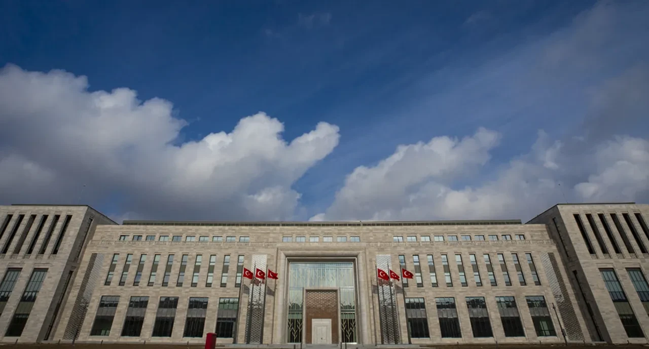 MİT'ten siber dolandırıcılık şebekesine operasyon: Bin 250 internet sitesi erişime kapatıldı