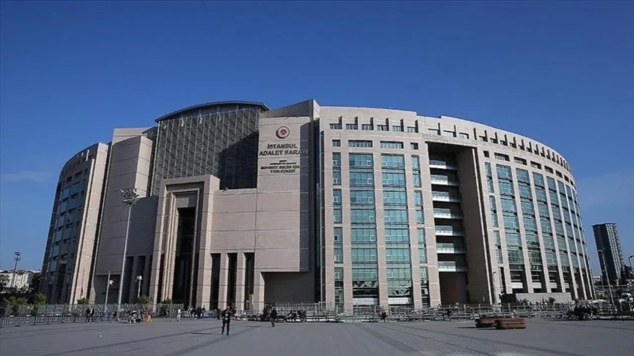 Murat Gülibrahimoğlu kim suçu ne? İBB soruşturmasında kırmızı bülten kararı