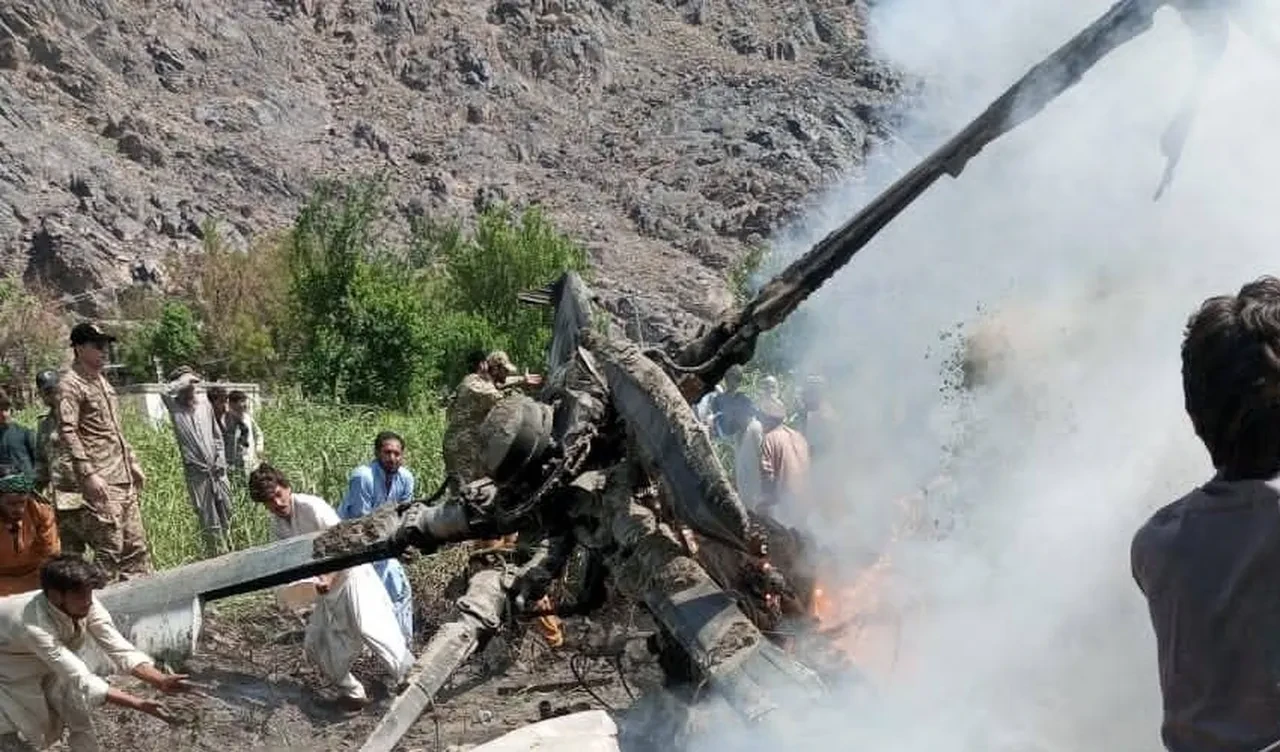 Pakistan'da helikopter kazası: 5 kişi hayatını kaybetti
