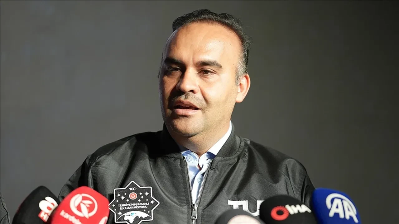 Türkiye Ay'a milli uzay aracıyla gidecek! Bakan Kacır yolculuğun tarihini açıkladı