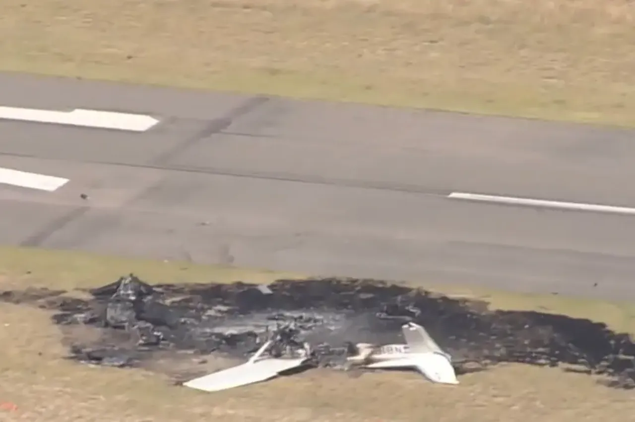 Uçaklar havada çarpıştı! Biri adeta kömüre döndü: Ölü ve yaralılar var