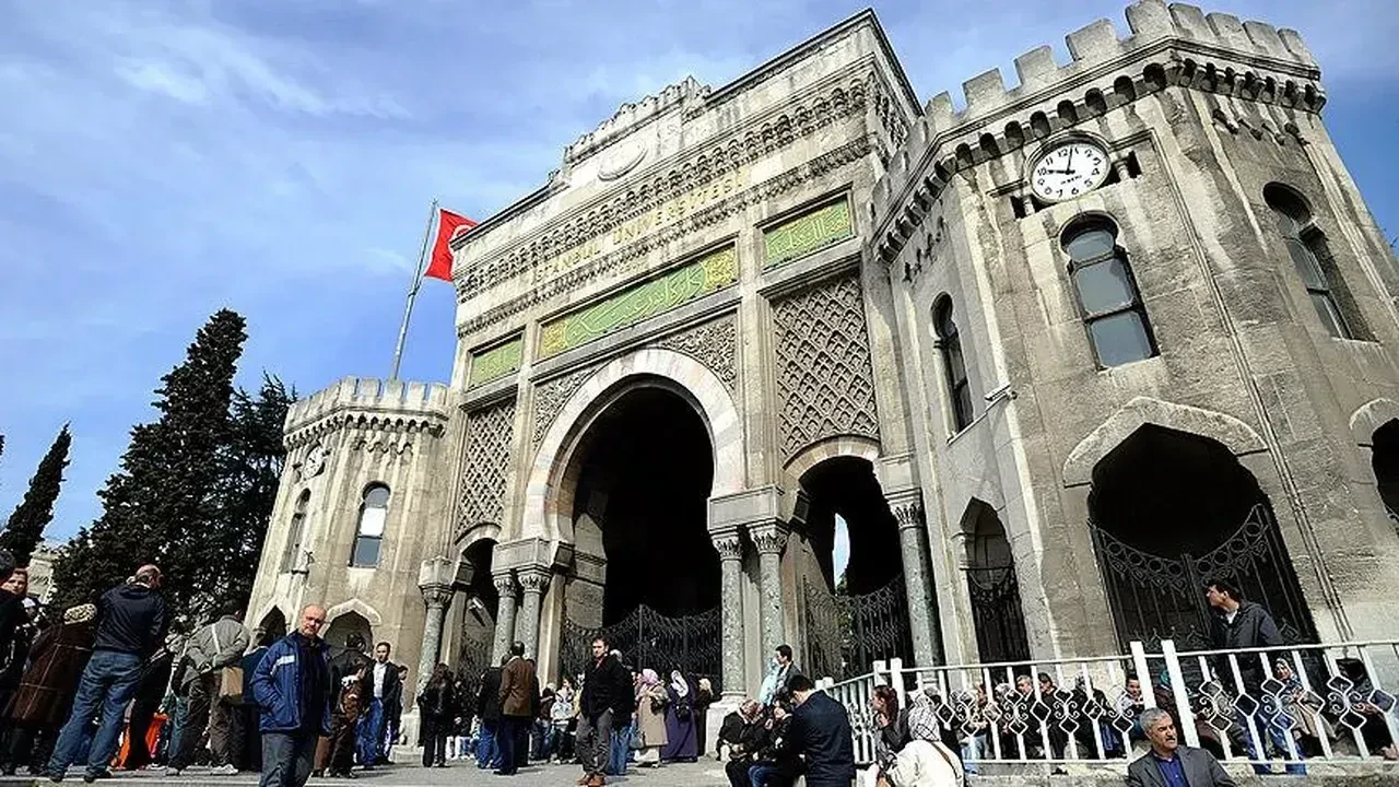 YÖK Başkanı Erol Özvar'dan üniversite kayıt işlemleri uyarısı: Bu detaya dikkat!