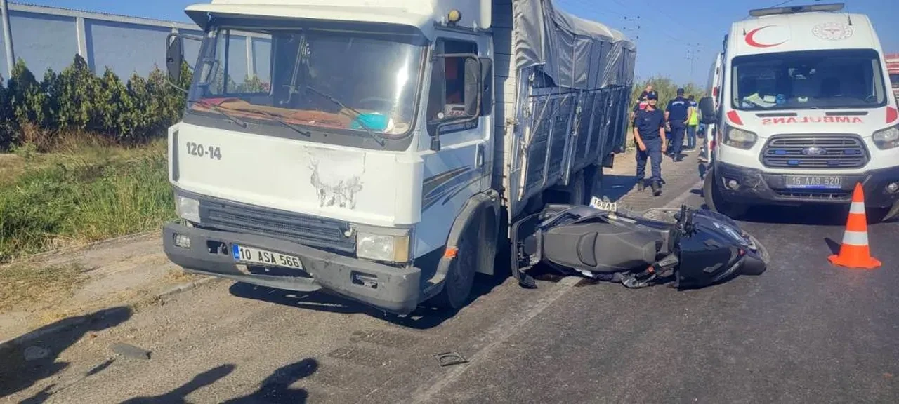 Bursa'da kırmızı ışıkta feci kaza: Ölü ve yaralı var!