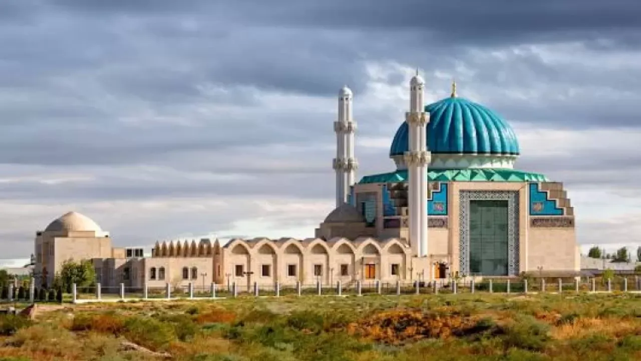 Celal-Abad kentinin adı Manas olarak değiştirilecek: Tasarı onaylandı!