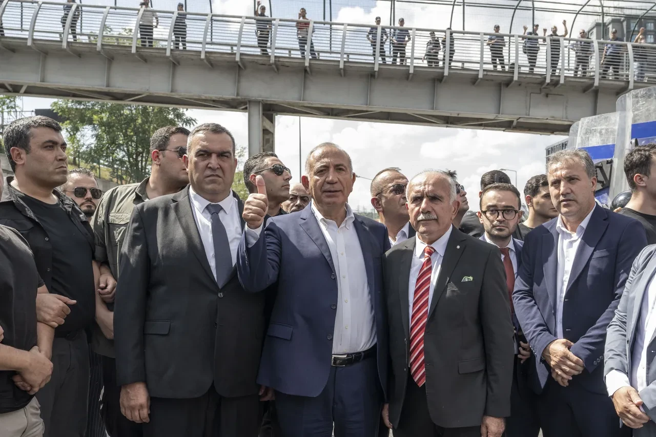 CHP'deki Gürsel Tekin krizini bu anket özetledi! CHP seçmeni faturayı Genel Merkez'e kesti