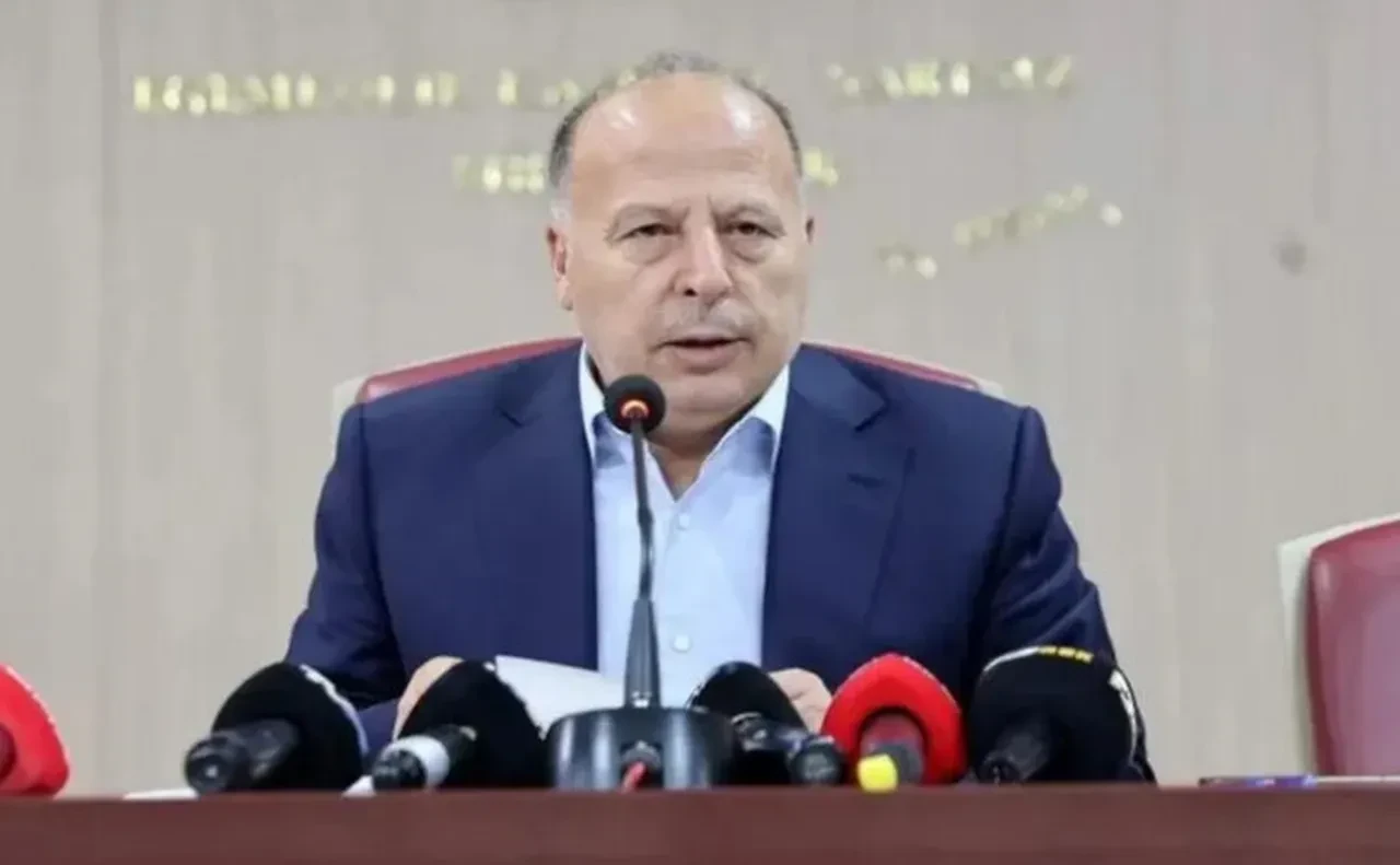 Erdoğan'ın AK Parti'ye davet ettiği CHP'li belediye başkanının odasına silahlı saldırı