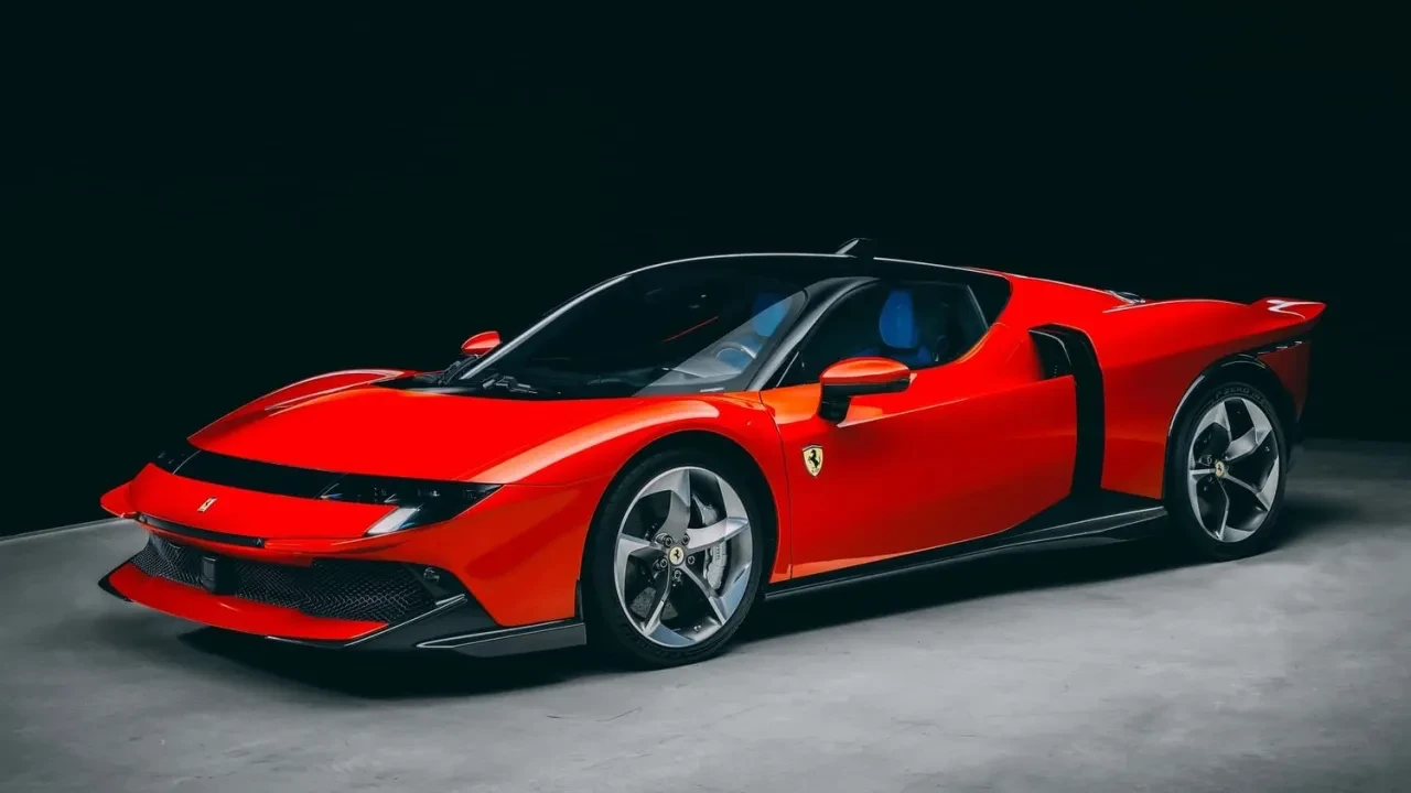Ferrari efsanesi geri döndü: 1050 beygirlik yeni Testarossa tanıtıldı