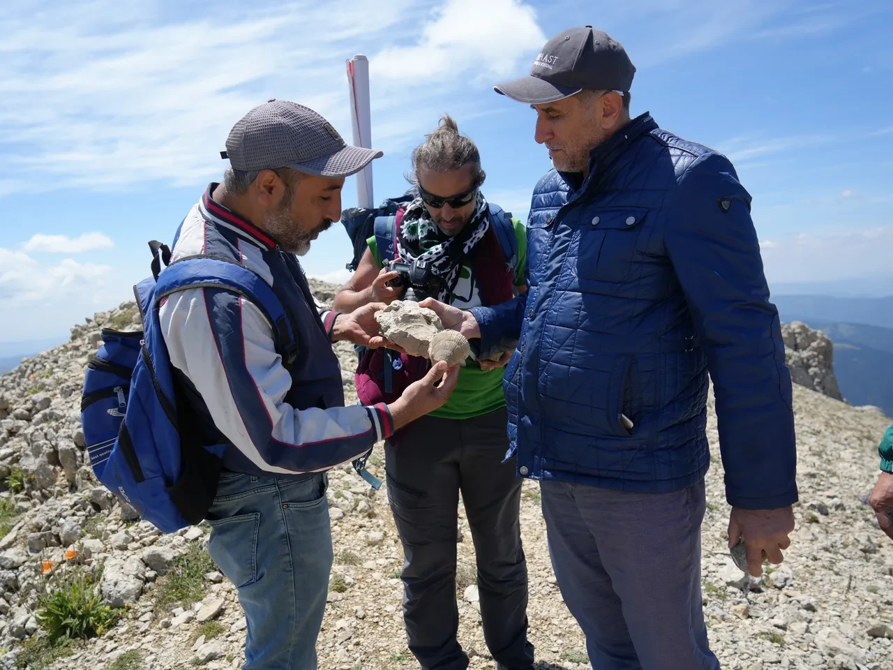 Ilgaz Dağı zirvesine tırmanan ekipten şaşırtan keşif! Tam 60 milyon yıllık deniz fosilleri bulundu