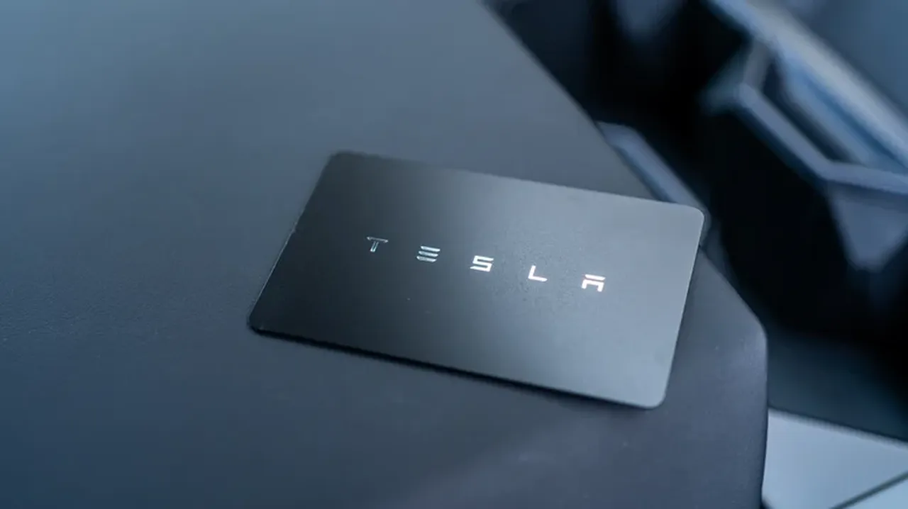 İlk kez Tesla araba kullanacaklar için hayati bilgiler: İşte bilmeniz gereken en önemli 5 ipucu