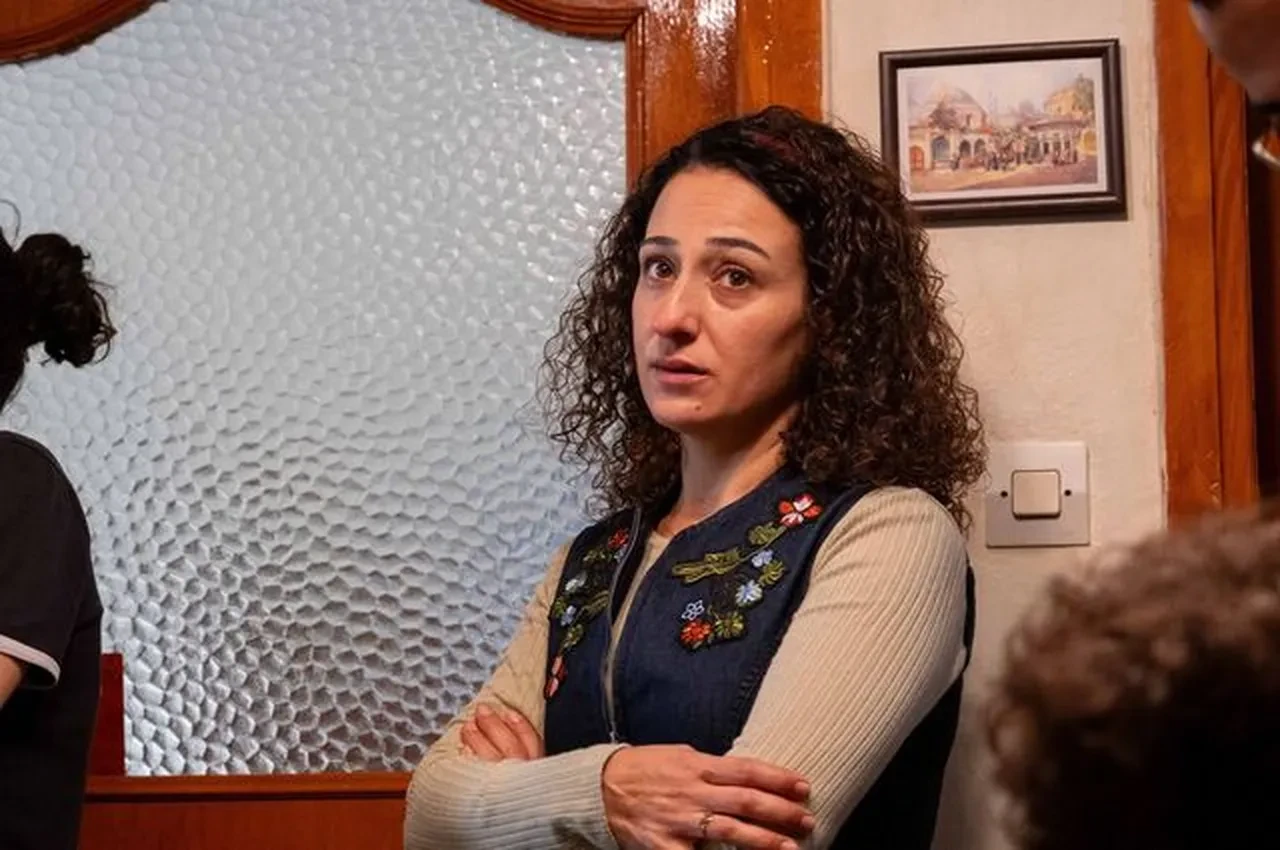 İyi Bir Aile Değiliz konusu ne oyuncuları kimler? Televizyonda ilk kez