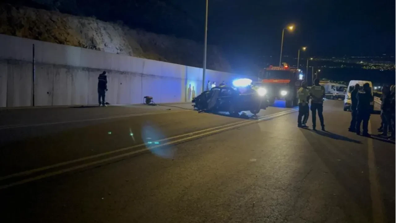 Kayseri’de iki araç kafa kafaya çarpıştı: Ölü ve yaralılar var!
