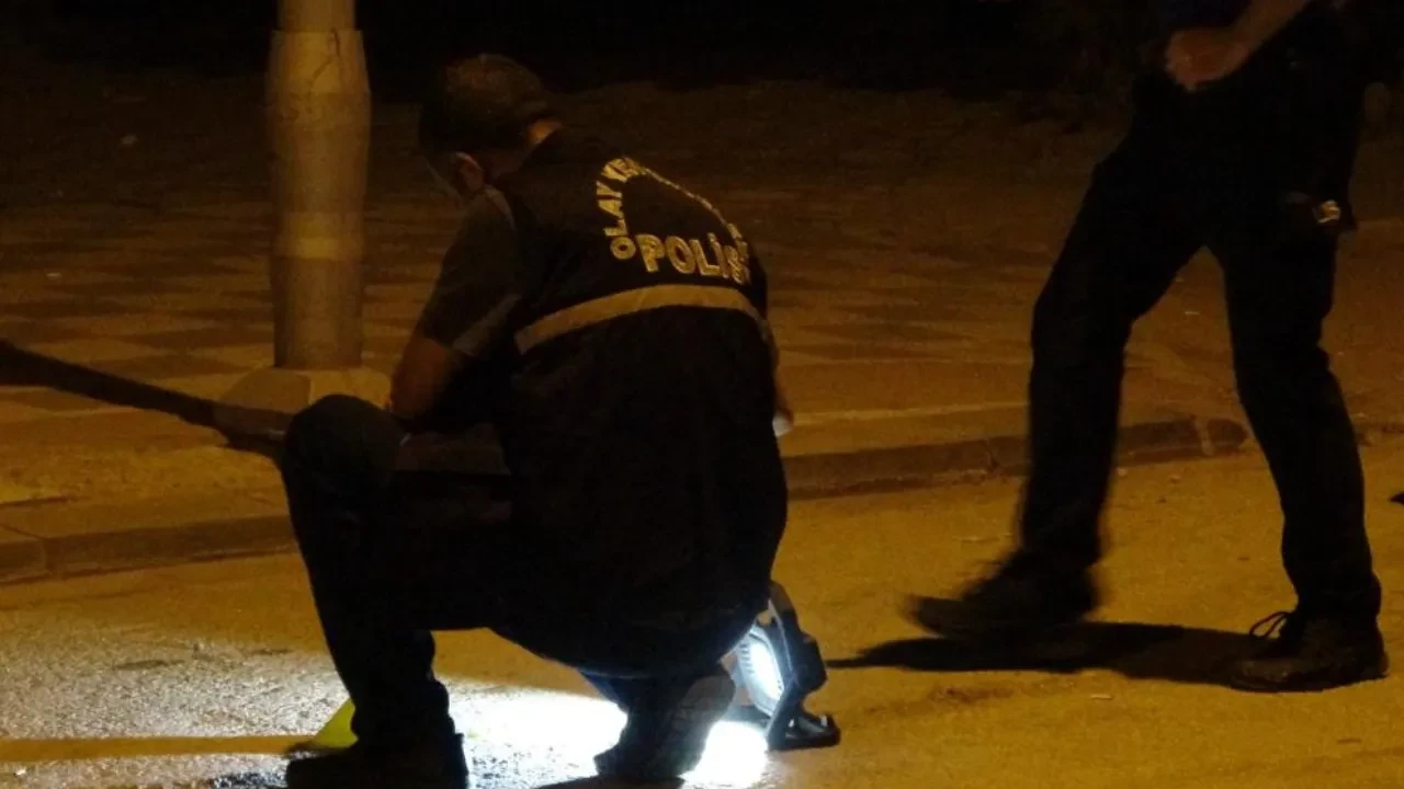Kız kavgasında dehşet yaşandı! Bıçağı defalarca sapladı: Durumu ciddi 